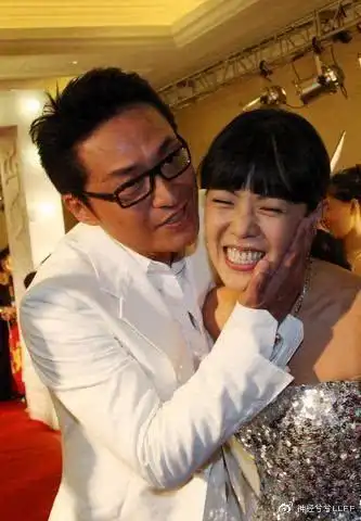 吻刘嘉玲宁静家暴2任妻子致离婚的马景涛如今有多凄凉