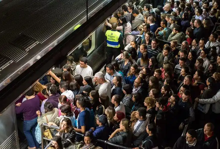 地铁拥挤带来的健康问题