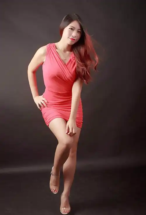 丰满性感好身材热辣火爆大美女