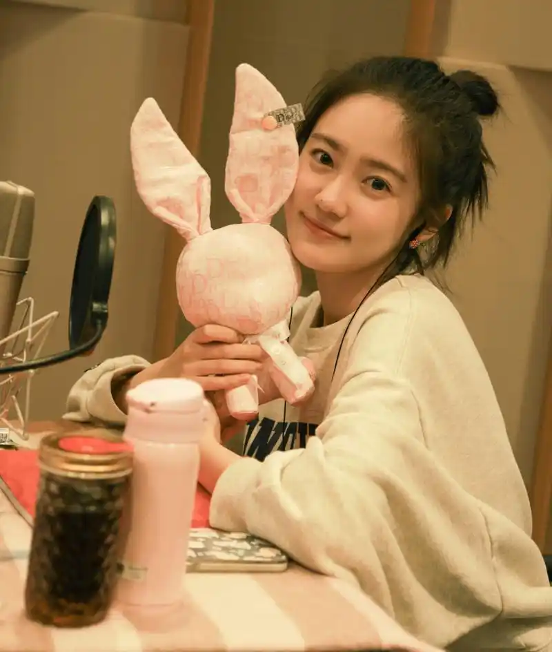 时隔4个月让人另眼相看,汤梦佳才是卿卿日常中"演技炸裂"之人