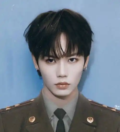 林彦俊发文表示自己是单身,粉丝脱粉回踩,爆料他带女友进行赌博_事情