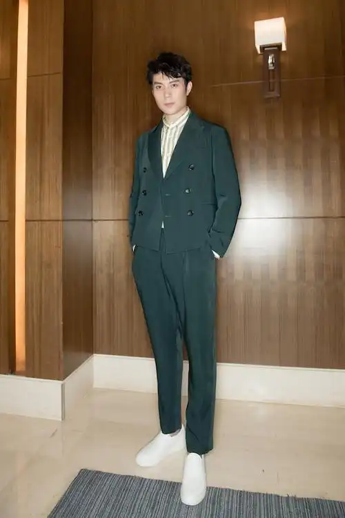 艾伦现身《羞羞的铁拳》银川路演 大跳"秧歌"引爆现场--中安在线-六安