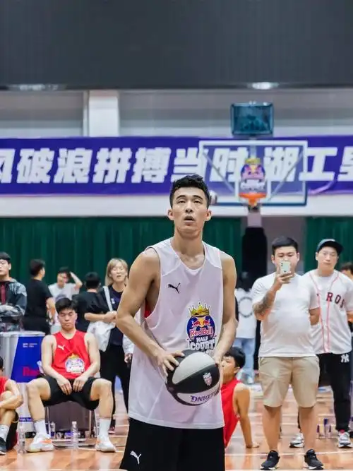 荣耀的前奏丨武汉库里韩曙光篮球永远是我人生的基石