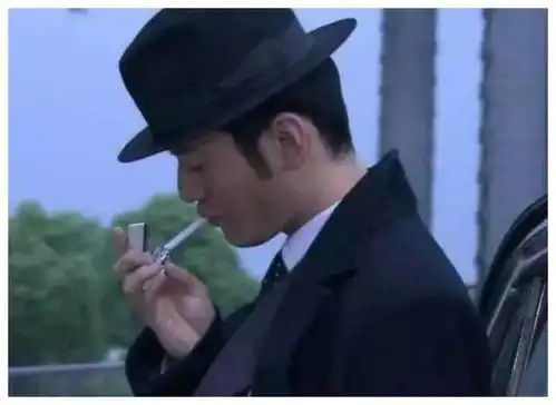 1,黄晓明,很优雅2,任贤齐的装扮加上这个妆容,感觉就不是好惹的那种3