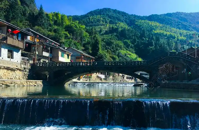 小桥流水人家乡村写照