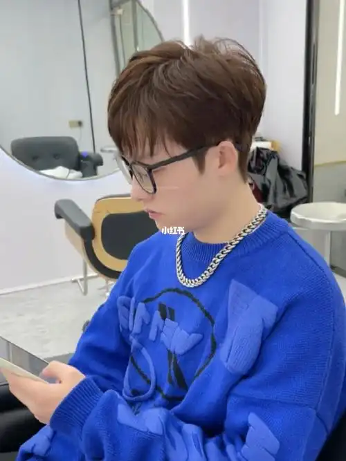 男士中分四六分发型男生韩式减龄款气垫烫