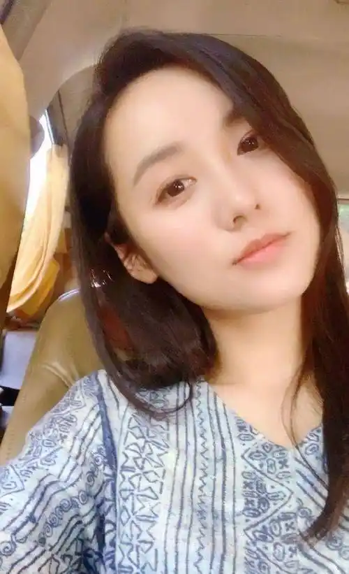 《平凡的荣耀》吴恪之老婆上线 扮演者吕一生活中酷爱秀美照 真实的