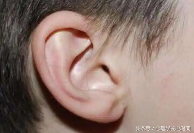 测试从耳朵的形状判断你的性格特点及运势