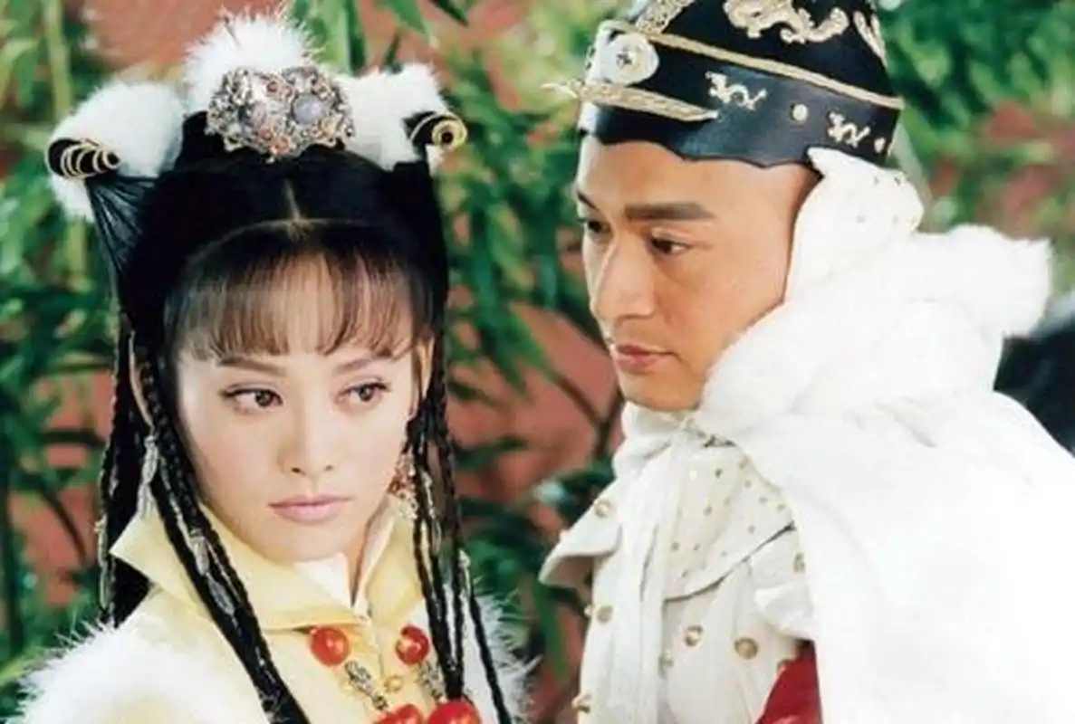 宁静的第二任老公是古雷,两人隐婚了10年,最终还是因为性格原因,2个人