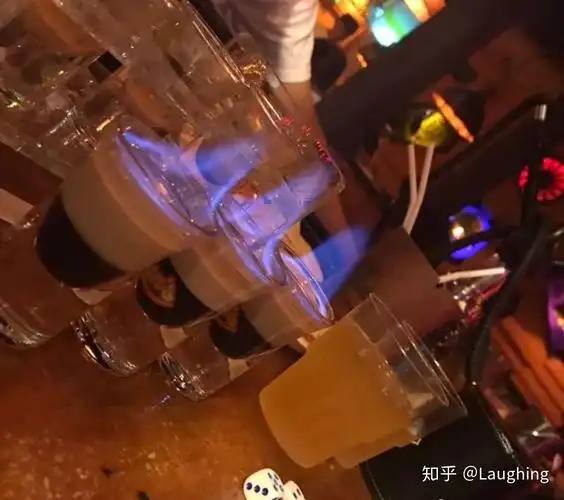 男生去什么样的酒吧喝酒更能体现品位和档次? - 知乎
