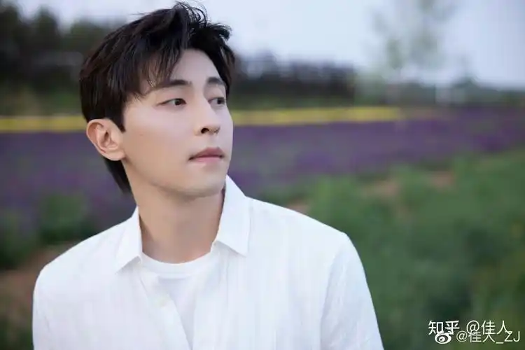 邓伦——看简醇的见面会,像是拥入科尔马小镇的仙化之旅 - 知乎