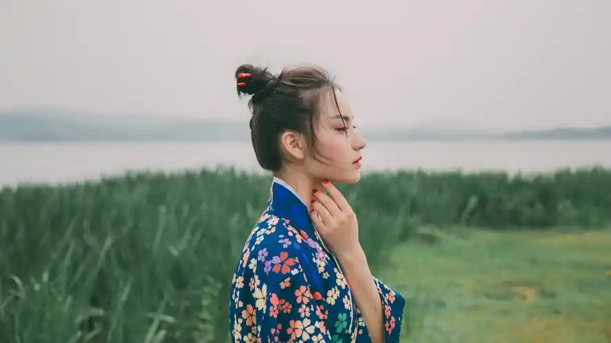 高冷和服女孩壁纸