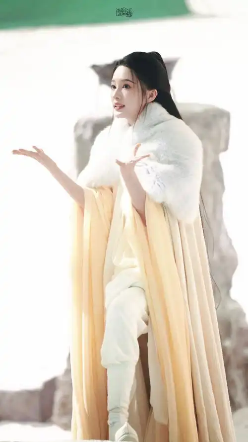 七夜雪首发剧照##终于等到李沁的古装了##曾舜晞看李沁的眼神