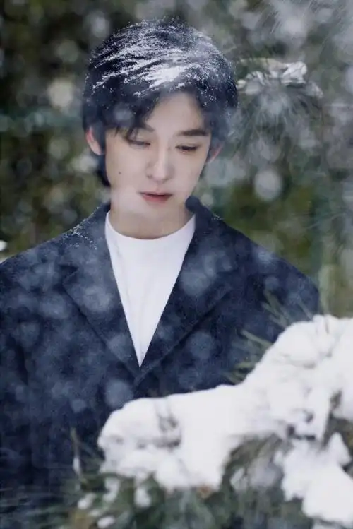 白玉兰唯一入围90生董子健##白玉兰首个二提90生董子健