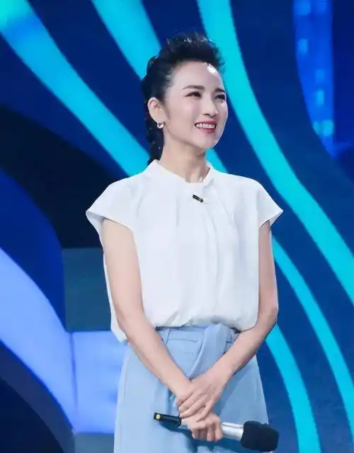 央视主持管彤:当红时嫁平凡丈夫,42岁高龄产子,风光背后有泪水_工作