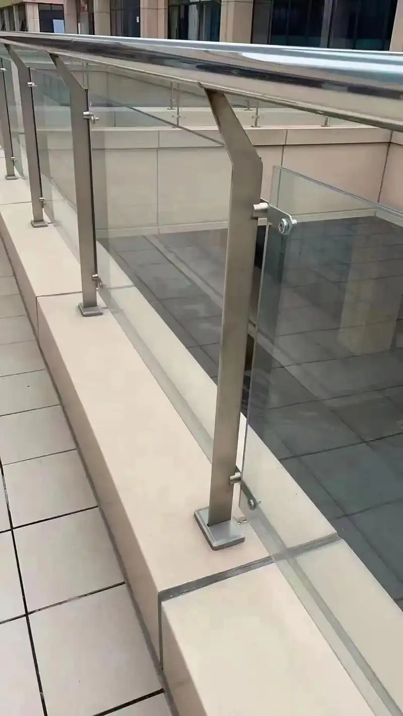 不锈钢楼梯扶手 #不锈钢栏杆 #玻璃护栏 #扶手 #304 - 抖音