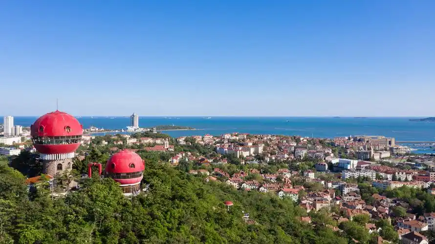 站在山顶将如数美景尽收眼底 青岛,爬山去!