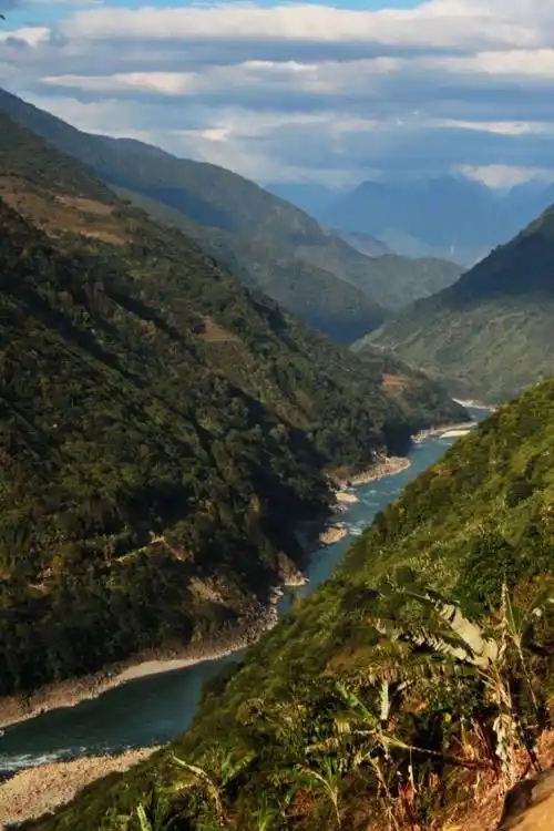 刷爆朋友圈的林芝雪山季,到底还藏着多少惊喜?_雅鲁藏布江_峡谷_墨脱