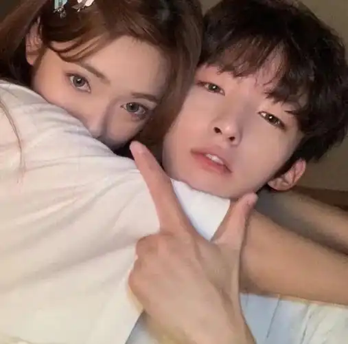 甜蜜恩爱情侣头像_腾讯新闻