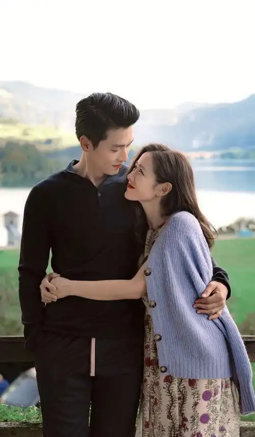 玄彬孙艺珍恋情被曝2人约打高尔夫球网友新年房子没塌