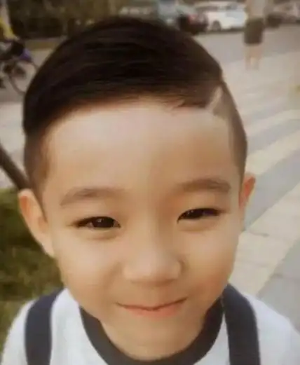 剪呆萌可人的男孩宝宝短发型 独一无二男儿童短头发造型