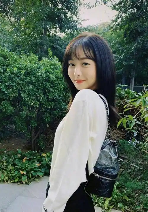 她去演戏了?_邓超元_剧中_美女