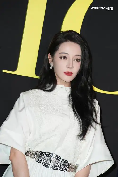 迪丽热巴巴黎时装周##迪奥品牌大使迪丽热巴