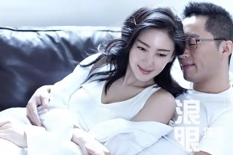 张雨绮与老公恩爱拍写真 找对了人脸上写满幸福