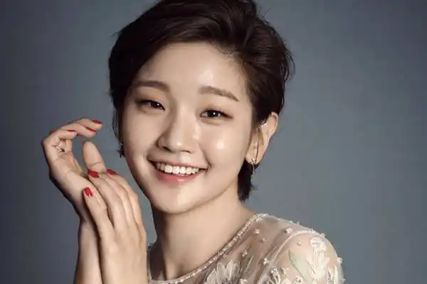 5位漂亮的单眼皮女星,林忆莲刘雯上榜,你最喜欢谁的眉眼?