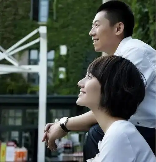 夏雨结婚不邀请父亲婚后与母亲明算账妻子袁泉为他感到心疼