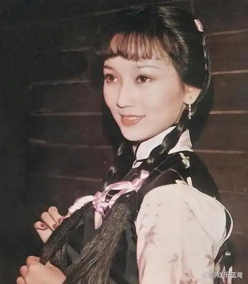 高颜值不一定能驾驭民国双麻花辫让人眼前一亮的只服她们几个