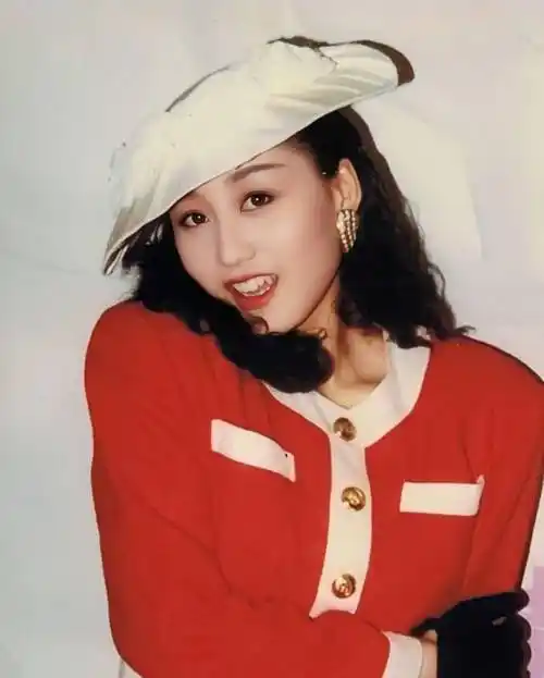 原创利智年轻时有多美李连杰为她抛家弃子何鸿燊想娶她做五姨太