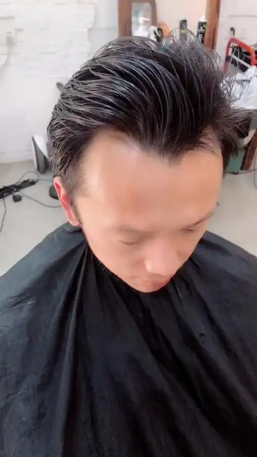 m发际线,秃鬓角.这样剪瞬间提升了气质-度小视