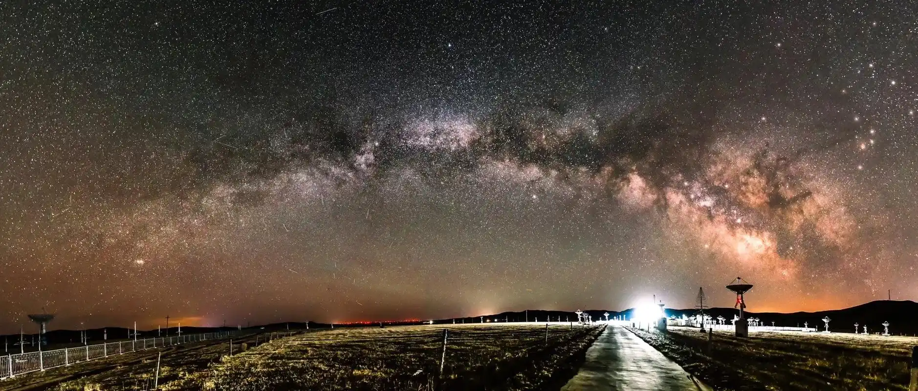 明安图星空抬头看草原上的震撼银河