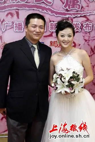 红娘倪琳披婚纱 七男相争做新郎(4)_婚纱摄影