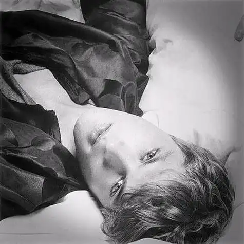 欧美黑白唯美男生头像