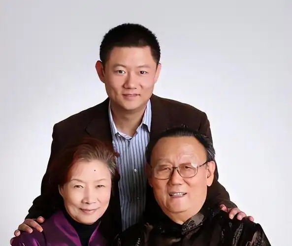 著名演员吕中:丈夫逝世7年了,女儿成国家栋梁,儿子也让我放心