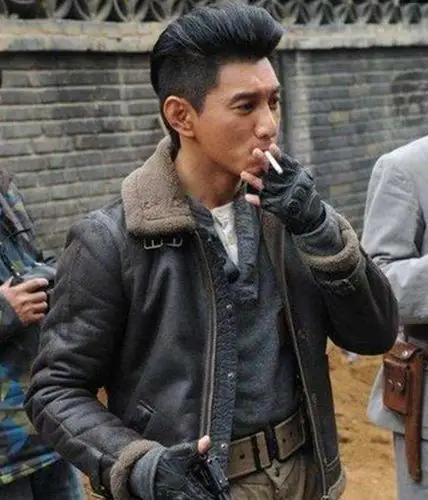 原创男明星抽烟,鹿晗忧郁,华晨宇陶醉,朱一龙唯美,只有他最无敌!