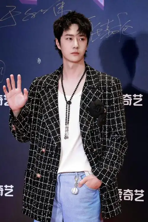 如果有在关注内娱的话,一定记得王一博在2023年3月,曾被传让粉丝怀孕?