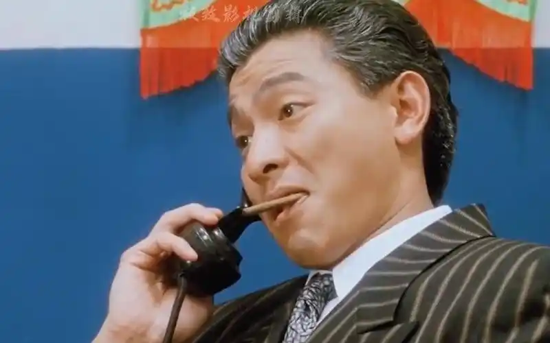 刘德华抽烟不仅帅,而且嚣张,天王就是天王