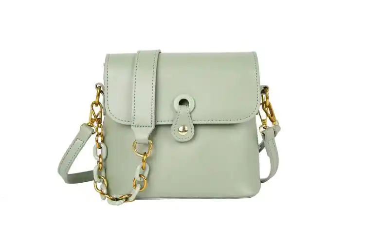 单肩斜挎包2021新款潮女夏网红小众设计感软皮大容量腋下小方包包