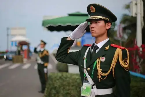 参赛作品:敬礼博鳌▲参赛作品:守护博鳌▲参赛作品:你为我站岗