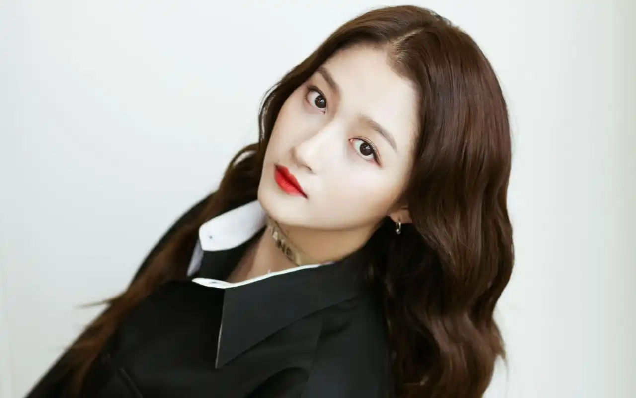 关晓彤性感写真高清电脑桌面壁纸