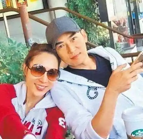 和老婆断联的焦恩俊也没有在经济上给另一半提供帮助,不过林千钰自认