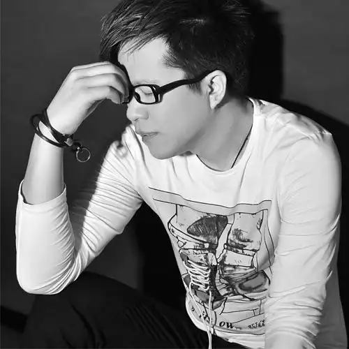 伤感歌手高信《你到底在哪里》一首让流眼泪情歌