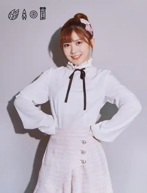 火箭少女101赖美云,创造101后期才爆发的小七有点虐,现在人气还不错