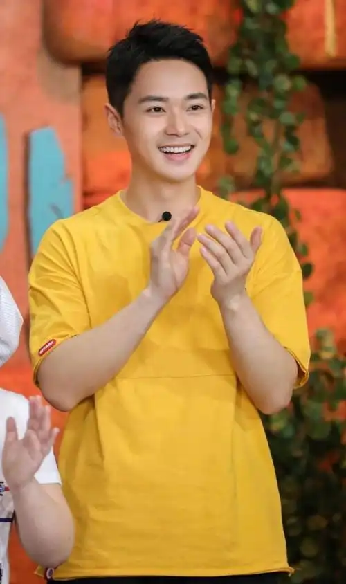 曹俊加上尔反矫情达人冬升的微信了这次能抓住机会大红吗