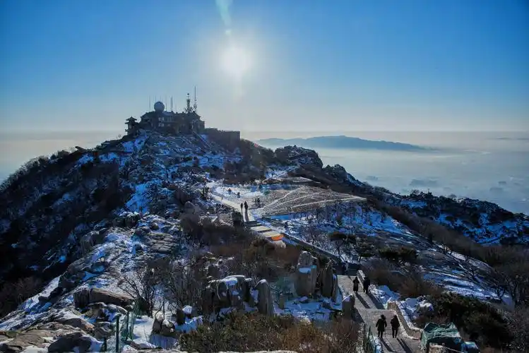 泰山之巅览众山,俯瞰众生皆蝼蚁