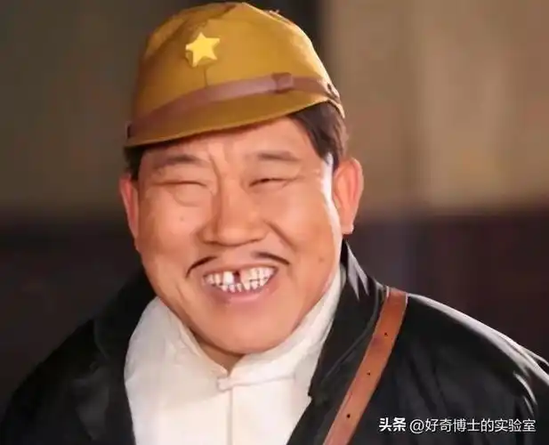 所以在一般的中国群众眼中经常接触日本人看着还有点文化的中分头自然