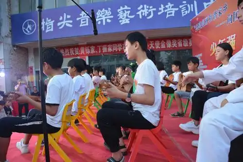 "少年强 则中国强" ――李老家乡文化站青少年爱国主义宣传教育专题